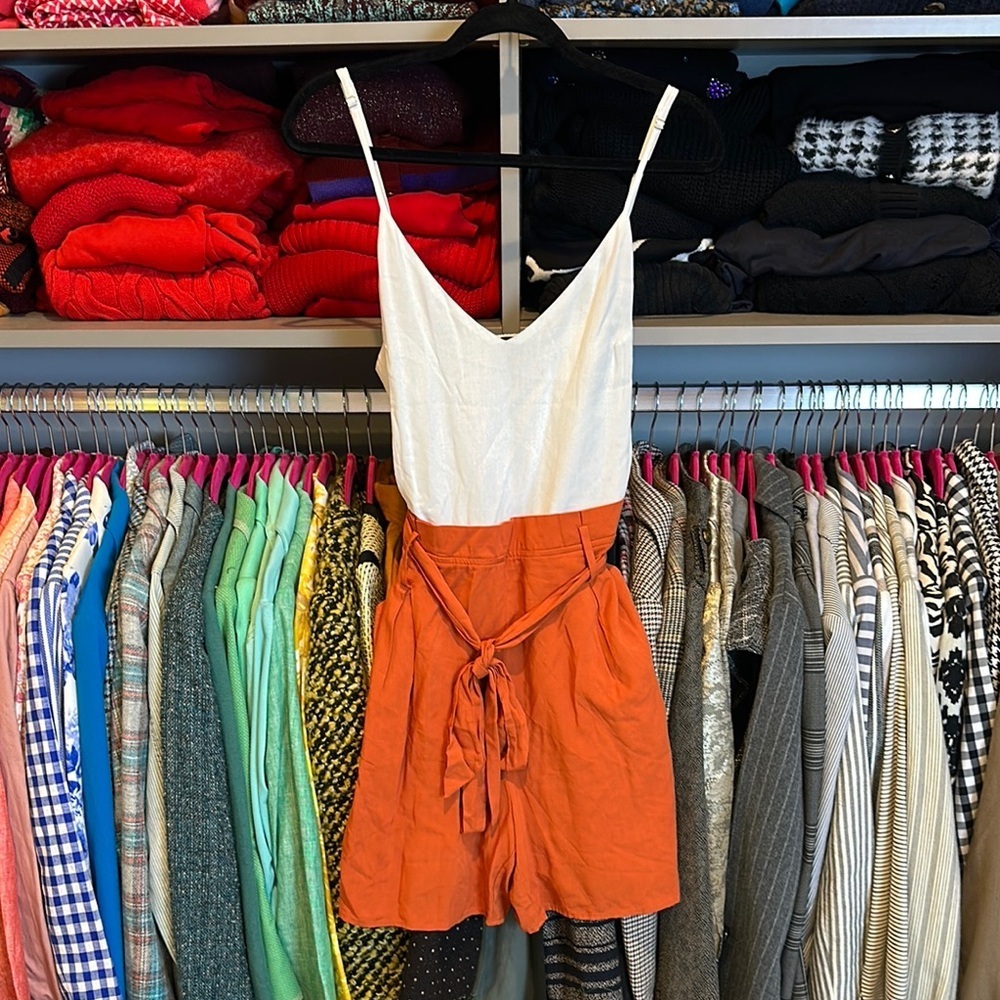 Shinestar white/orange belted v neck side zipper romper size L
